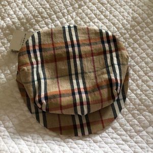 Burberry cap size medium woman